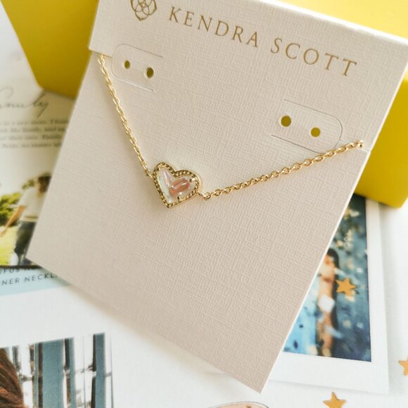 New Kendra Scott Ari Heart Dichroic Glass Chain Bracelet Gold - Picture 2 of 3